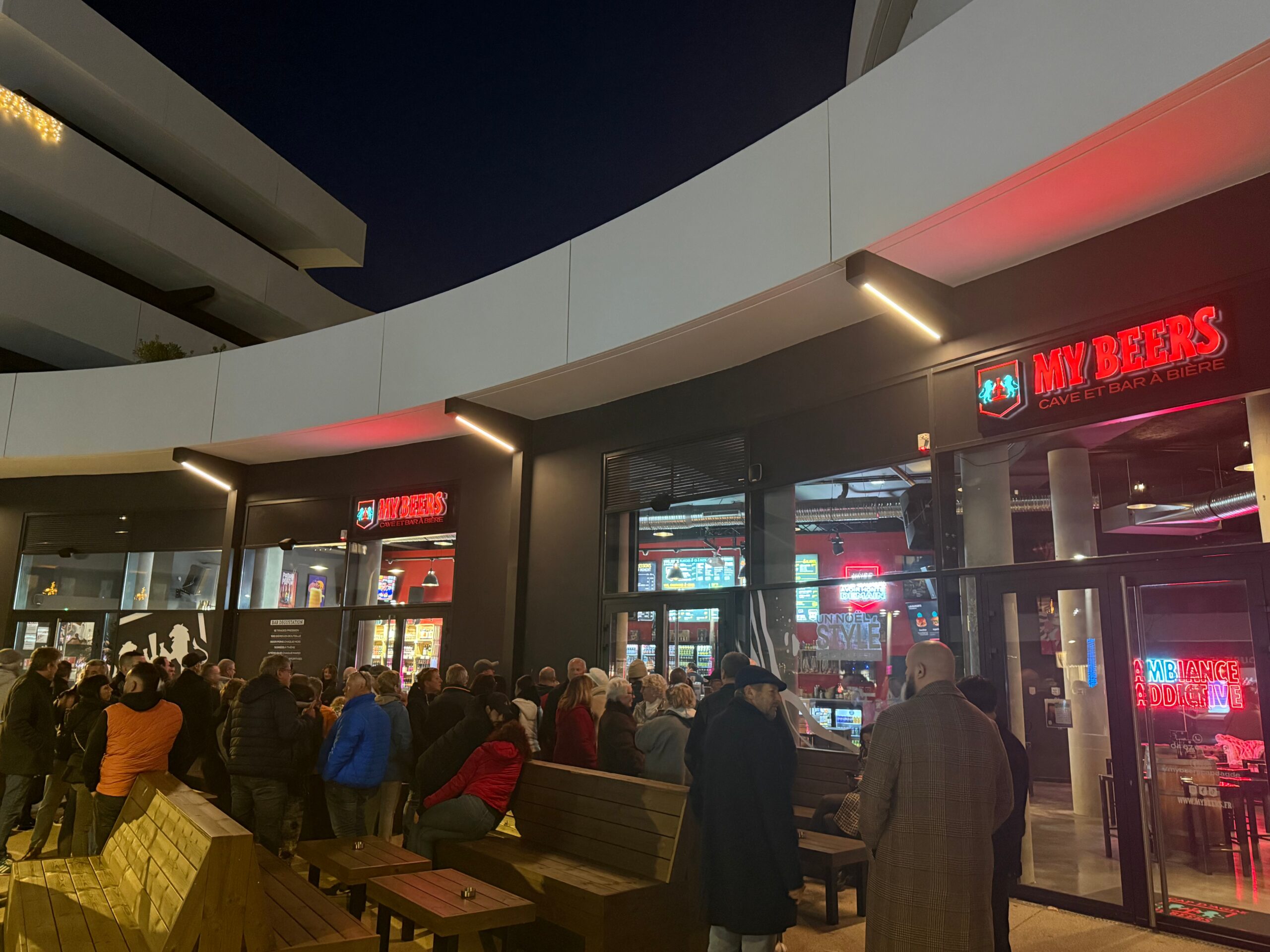 Une foule présente pour l'ouverture de My Beers Cap d'Agde